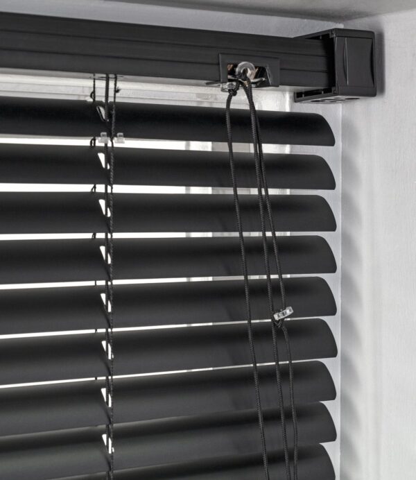 Argos Home Plastic Jet Black Venetian Blind - 90cm