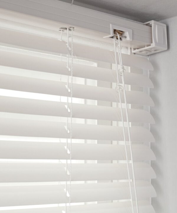 Argos Home Plastic White Venetian Blind - 60cm