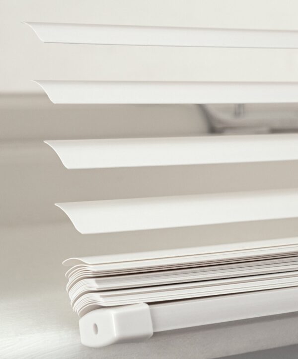 Argos Home Plastic White Venetian Blind - 60cm