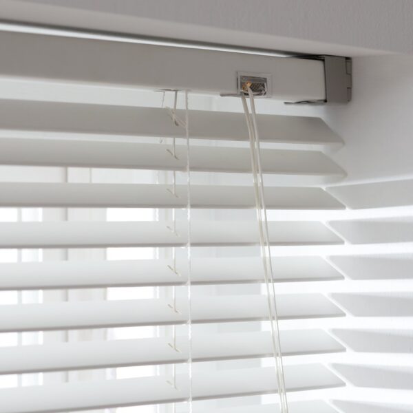 Habitat Faux Wood White 25mm Slat Venetian Blind - 60cm