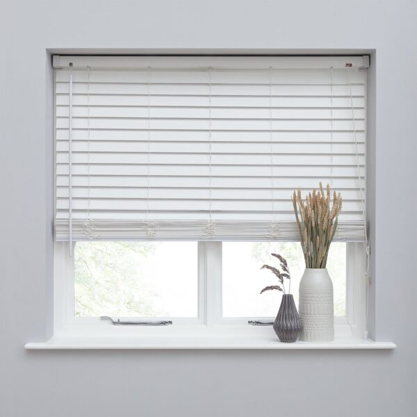 Habitat Faux Wood White 25mm Slat Venetian Blind - 60cm